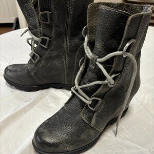 Sorel Joan of Arctic Wedge size 8 color quarry